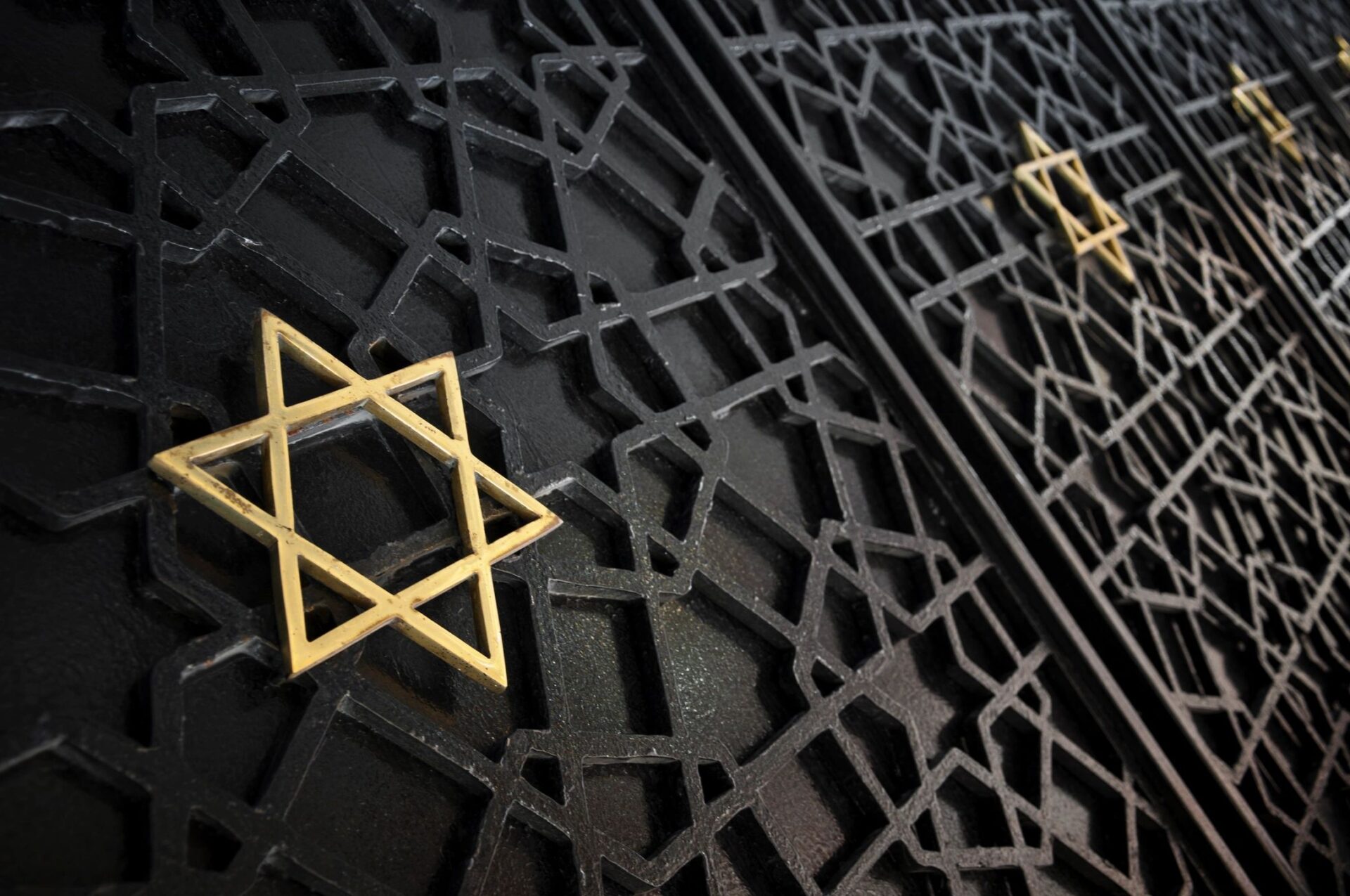 Colonie Chabad lists Rosh Hashanah services, dinner, tashlich