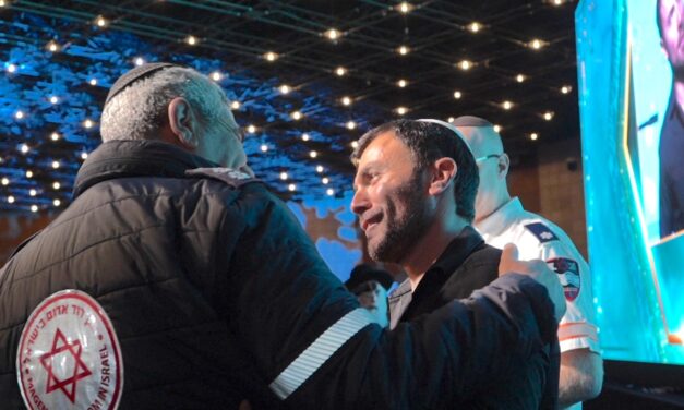 Former IDF pilot meets paramedic who saved his life during 2006 war