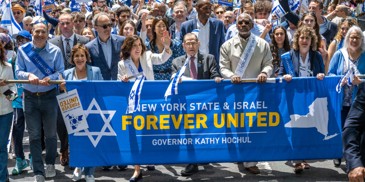 Thousands march in NYC Celebrate Israel Parade