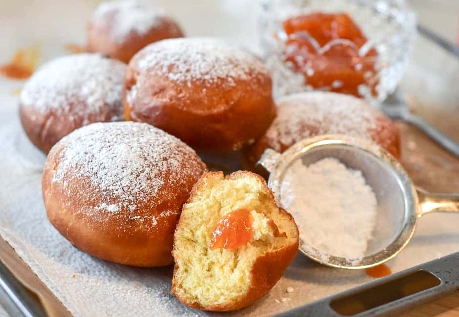 https://jewishworldnews.org/wp-content/uploads/2023/12/Doughnuts-Chanukah.jpeg