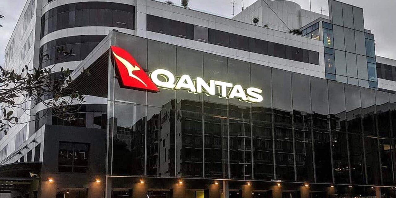 Qantas crew don Palestinian pins while serving passengers on flight from Melbourne to Hobart