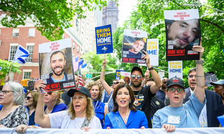 Somber mood at annual Israel parade in New York City