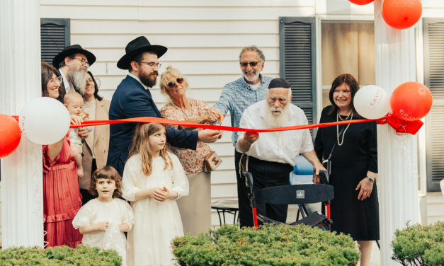 Colonie Chabad establishes new home