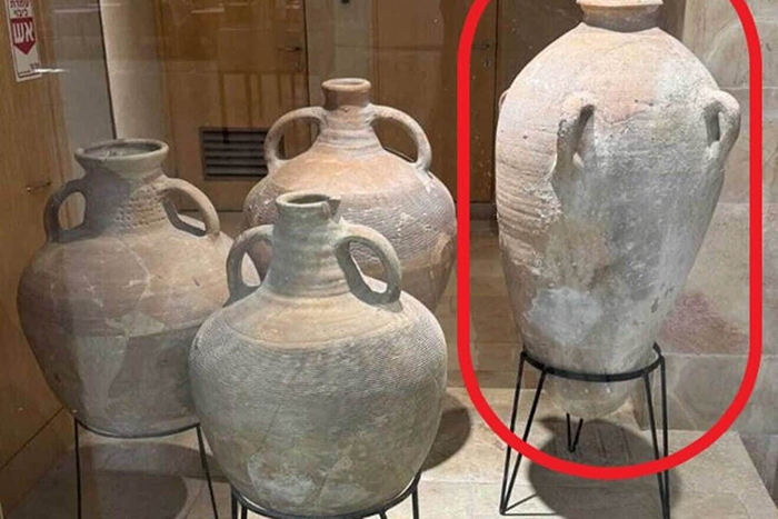 Bronze Age vessel is back on display at the Hecht Museum in Haifa.