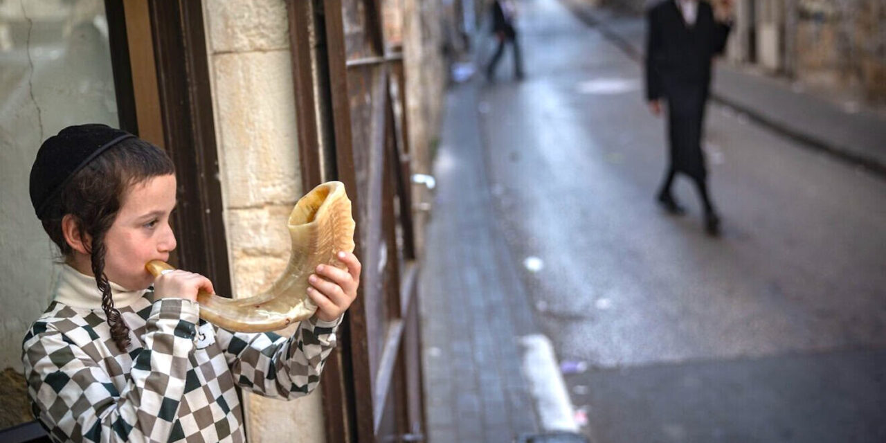 Get out your crystal ball! Take the 5786 Jewish pundit quiz