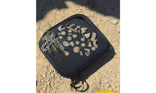 Israel Antiquities Authority inspectors, border police soldiers stuck in shelter with thieves