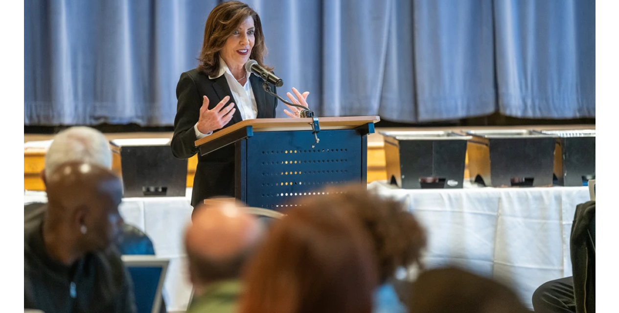 Hochul claims empathy with Jews at CGOH seder